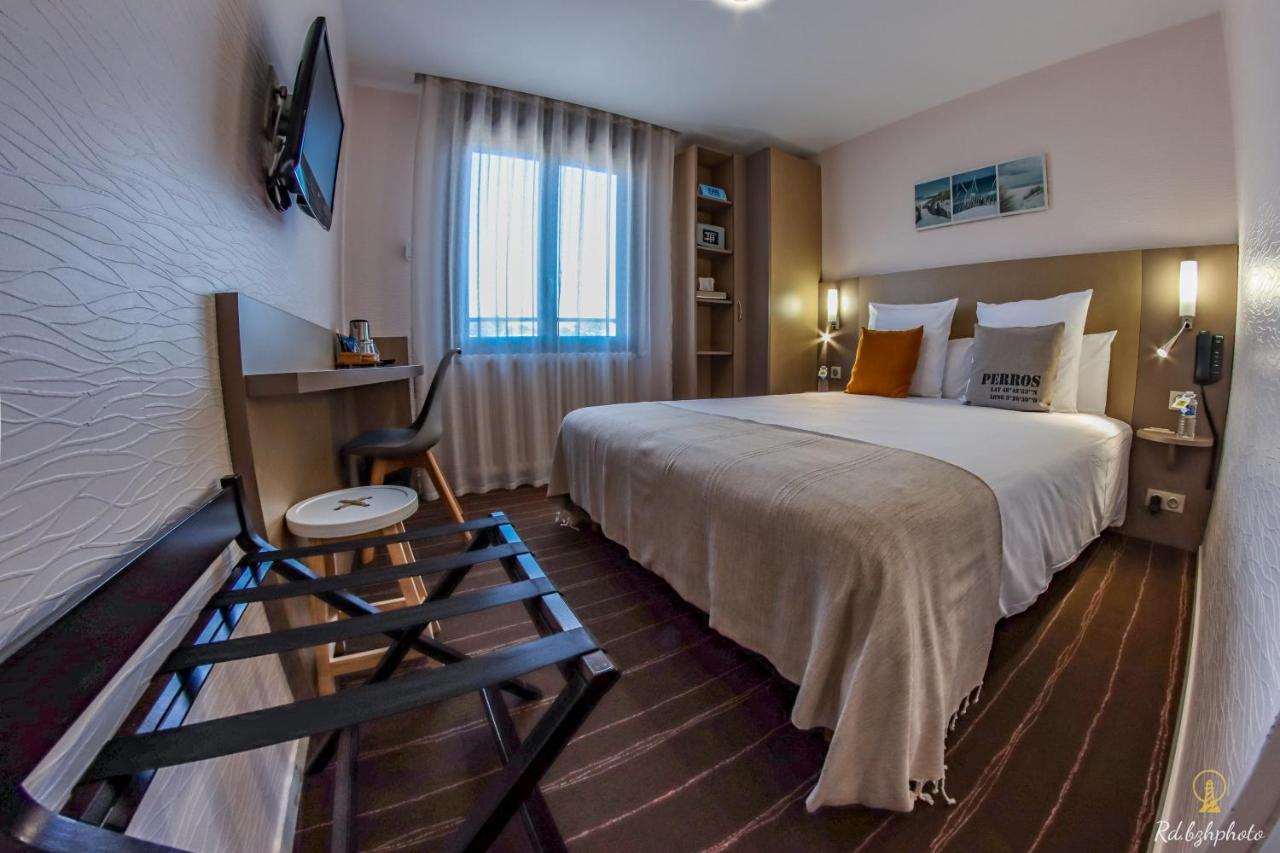 Logis Hotel Du Parc Perros-Guirec Bagian luar foto