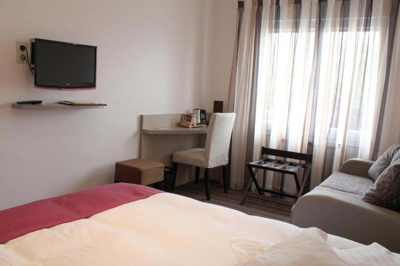 Logis Hotel Du Parc Perros-Guirec Bagian luar foto