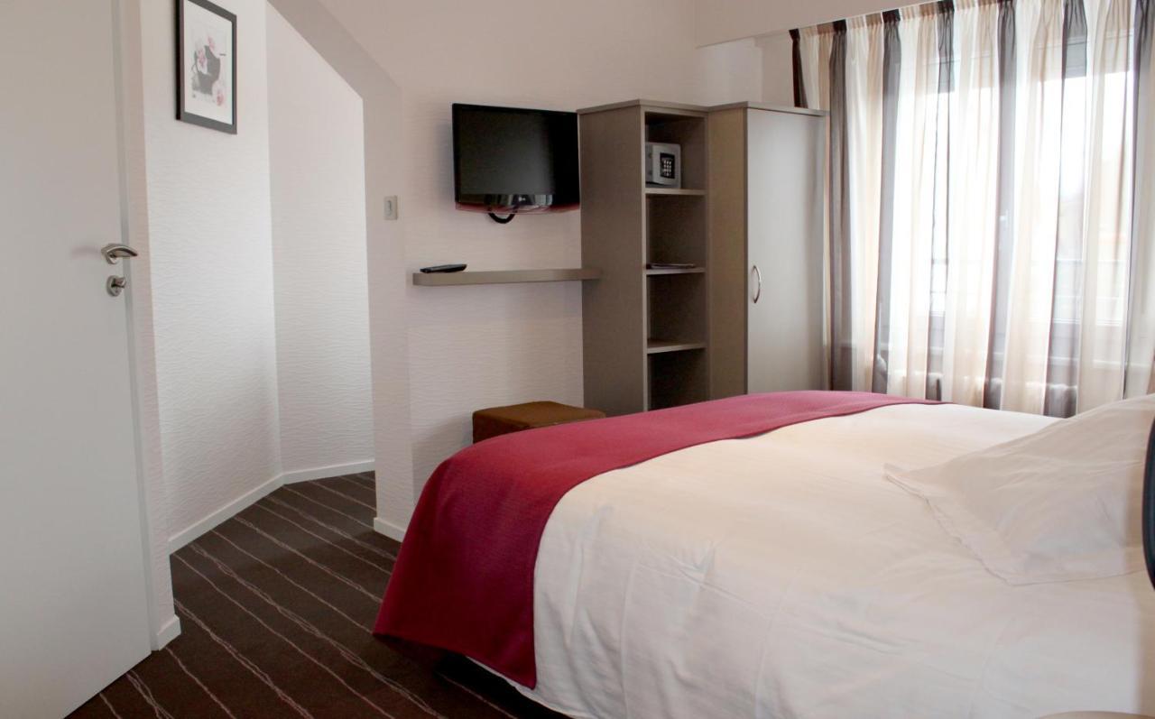 Logis Hotel Du Parc Perros-Guirec Bagian luar foto