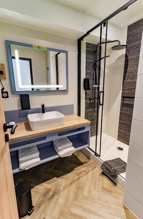 Logis Hotel Du Parc Perros-Guirec Bagian luar foto