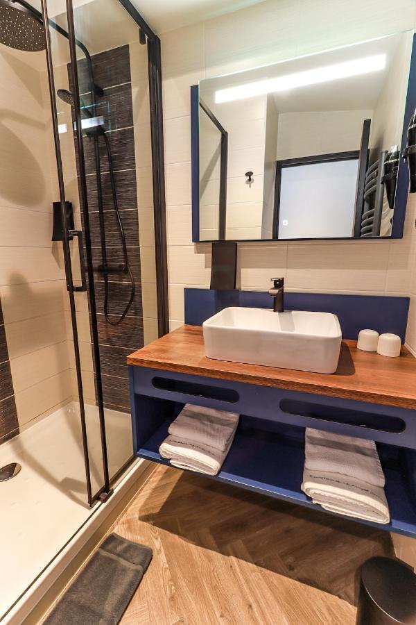 Logis Hotel Du Parc Perros-Guirec Bagian luar foto